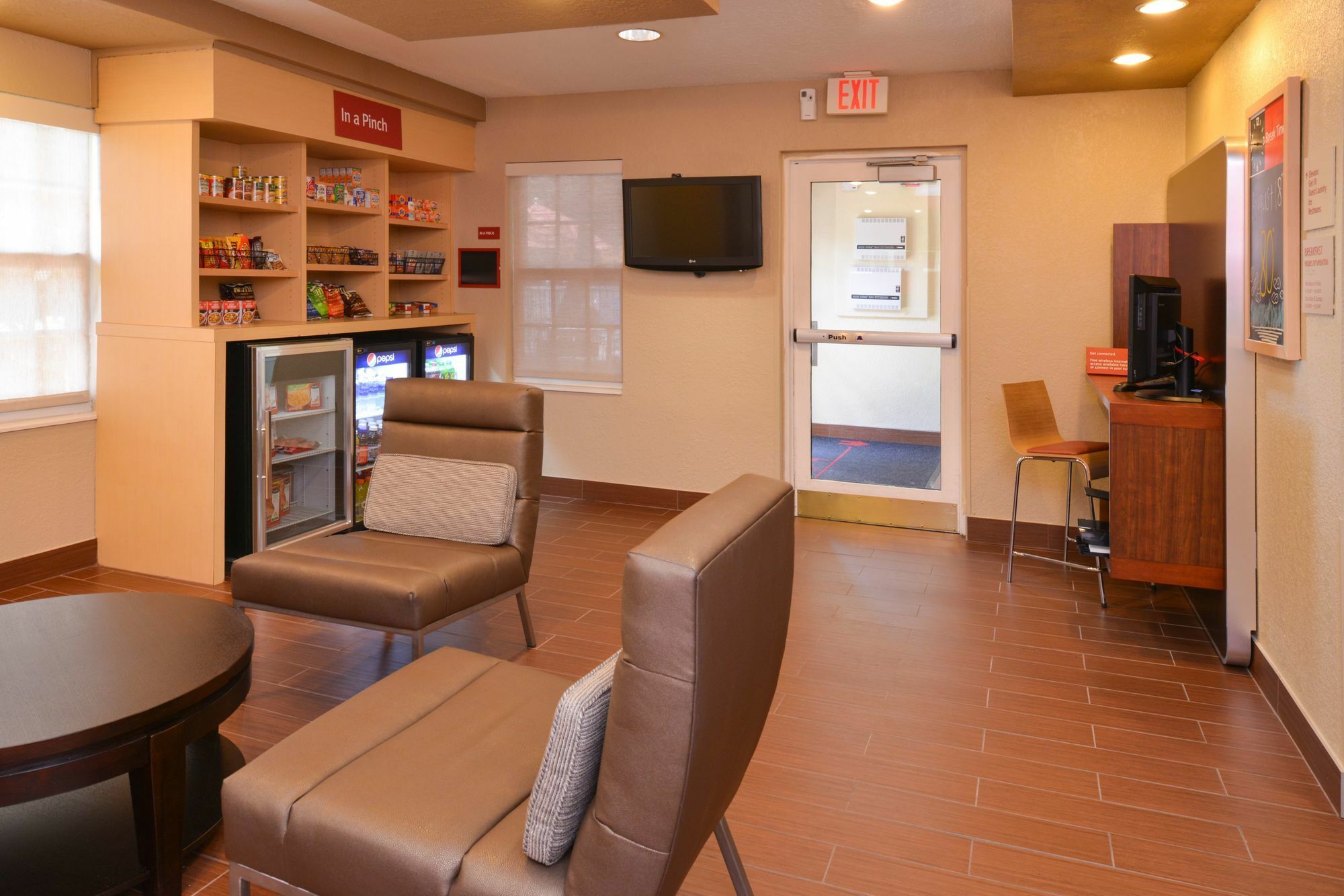 Candlewood Suites Miami Lakes By Ihg Extérieur photo