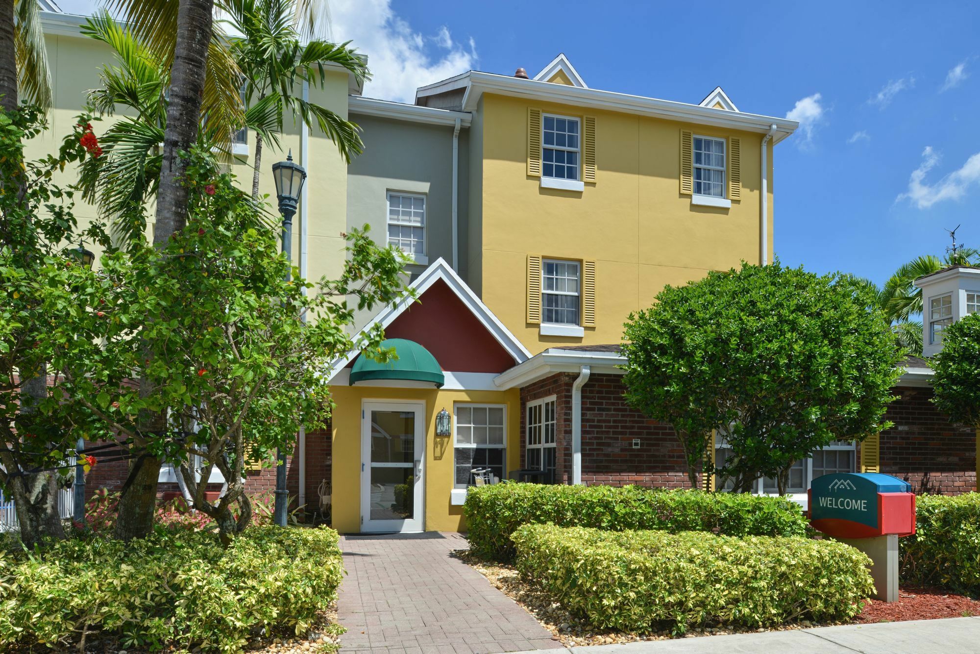 Candlewood Suites Miami Lakes By Ihg Extérieur photo